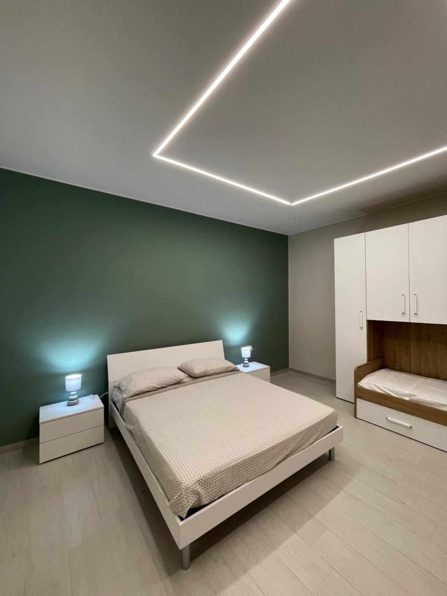 Luma Holiday Homes Mondragone Extérieur photo